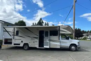 Ian 's Winnebago Mini winnie Class C with( bunk beds ) 