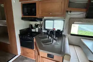 Ian 's Winnebago Mini winnie Class C with( bunk beds ) 