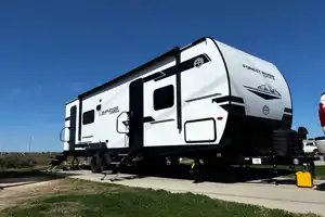 Brand New 2025 Surveyor 27 Camp