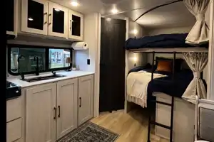 Brand New 2025 Surveyor 27 Camp