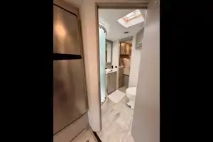 Convenience Rv's Chateau 31EV