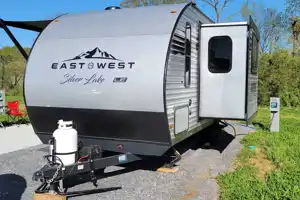 Stephen's 2024 East to West Silver Lake LE Travel Trailer