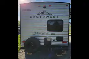 Stephen's 2024 East to West Silver Lake LE Travel Trailer