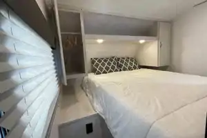 ouRVrentals3 (2 slide, outdoor kitchen and bunkhouse)