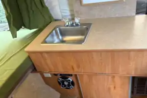 Petite mais pas plate !