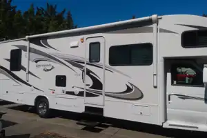 Yuraina's Jayco Grey hawk 31 DS Class C
