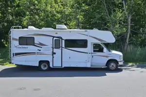 Daniel and Nury's Coachmen Ford Class C