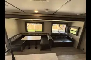 Matt's Prime Time Avenger 32QBI Travel Trailer