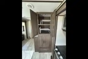 Matt's Prime Time Avenger 32QBI Travel Trailer