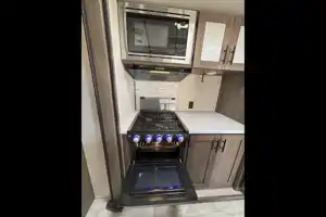 Matt's Prime Time Avenger 32QBI Travel Trailer