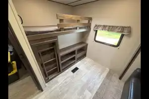 Matt's Prime Time Avenger 32QBI Travel Trailer