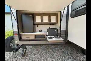 Matt's Prime Time Avenger 32QBI Travel Trailer
