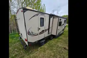 33ft Heritage Glen Holiday Trailer