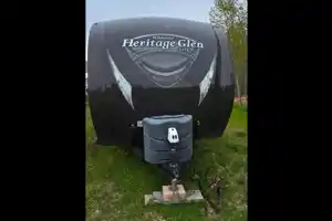 33ft Heritage Glen Holiday Trailer