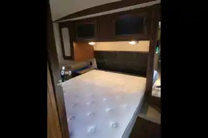 33ft Heritage Glen Holiday Trailer