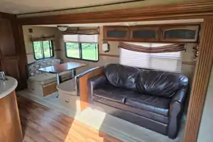 33ft Heritage Glen Holiday Trailer
