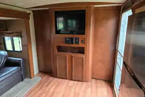 33ft Heritage Glen Holiday Trailer