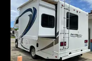 Fully loaded Thor Motor Coach Freedom Elite Class C