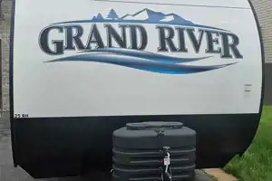 Lynn's Grand River 25 BH Travel Trailer