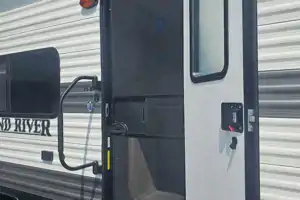 Lynn's Grand River 25 BH Travel Trailer