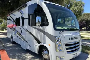 ✨ Taffy Vegas ✨ Sleek Capsule Coach – Slide-out, Sleeps 5, Easy Drive