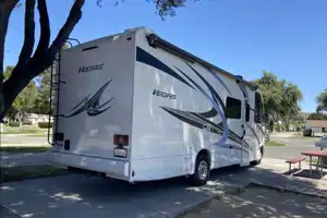 ✨ Taffy Vegas ✨ Sleek Capsule Coach – Slide-out, Sleeps 5, Easy Drive