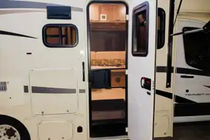 Versatile Freelander RV Cruiser