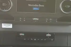 Mercedes-Benz V Cruise OG Luxury Coach