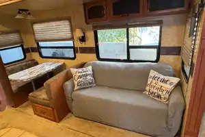 Spacious 5th Wheel with Incredible Bunkroom Floorplan!