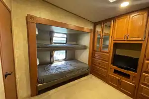 Spacious 5th Wheel with Incredible Bunkroom Floorplan!