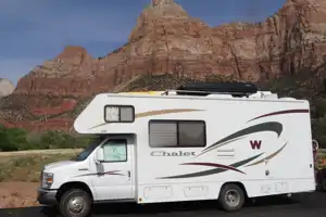 Sud-Ouest Winnebago chalet Classe C 25'