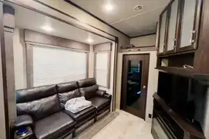 Jeramy's Grand Design Momentum 350 G Fifth Wheel