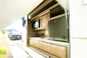🍦 Creamy Flair 🍦 2021 Modern & Reliable Luxury RV – Family-Friendly, Sleeps 10