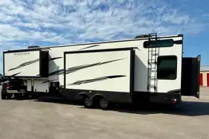 Montana High Country 335BH Fifth Wheel