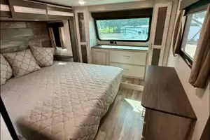Montana High Country 335BH Fifth Wheel