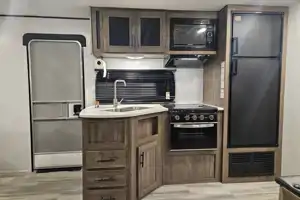 Michael's Heartland Pioneer QB 300 Travel Trailer