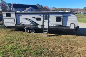 Ricky's Palomino Puma Bunkhouse