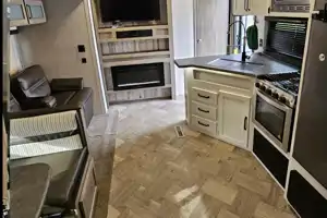 Ricky's Palomino Puma Bunkhouse