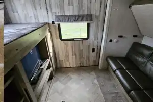 Ricky's Palomino Puma Bunkhouse
