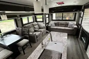 Spacious Glamping_Sleeps 4_