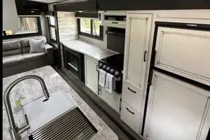 Spacious Glamping_Sleeps 4_
