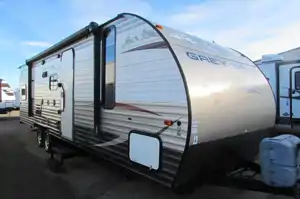 Grey Wolf 28' Triple bunk Travel Trailer