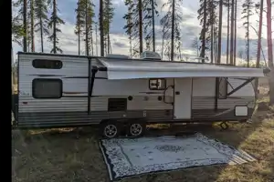 Grey Wolf 28' Triple bunk Travel Trailer