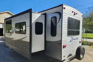 Curtis's Crossroads Zinger Travel Trailer