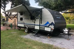Reds Coachmen Catalina Summit Series 7 184BHS Travel Trailer