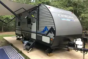 Reds Coachmen Catalina Summit Series 7 184BHS Travel Trailer