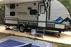 Reds Coachmen Catalina Summit Series 7 184BHS Travel Trailer