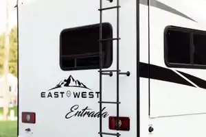 WILMA - East to West Entrada 2600DS Class C