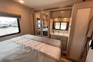 WiFi - LUXURIOUS - Sleeps 7 - Fits in State Parks