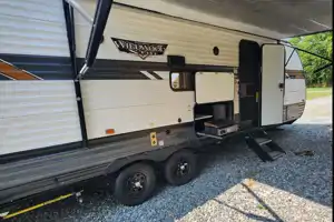FULLY Fully STOCKED!! 2022 Wildwood Xlite,,Delivery available.